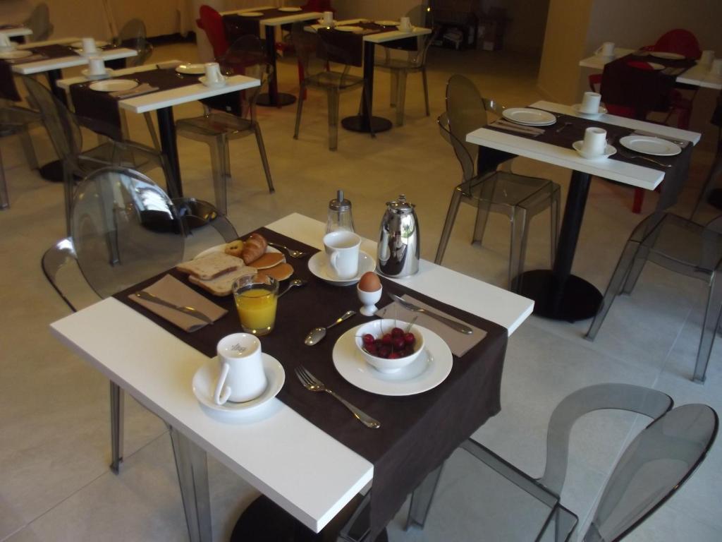 Le Domaine Des Oliviers Hotell Pierrelatte Eksteriør bilde