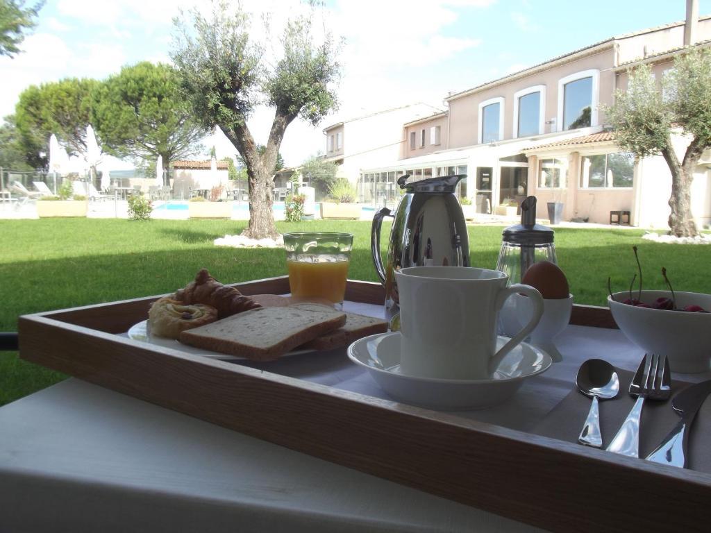 Le Domaine Des Oliviers Hotell Pierrelatte Eksteriør bilde